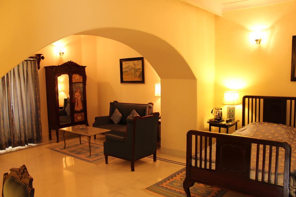 Brijraj Bhawan Palace Hotel Кота Екстер'єр фото